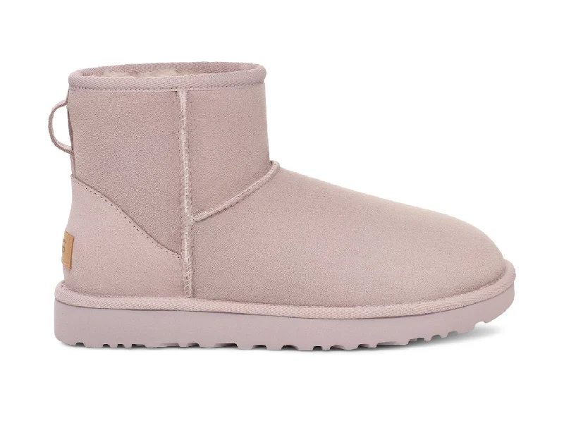 Ugg: Classic Mini II in Pale Smoke